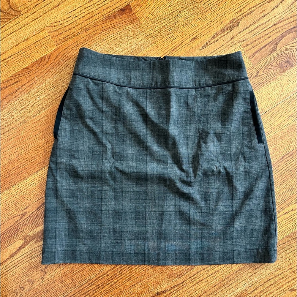 Daisy Fuentes mini skirt